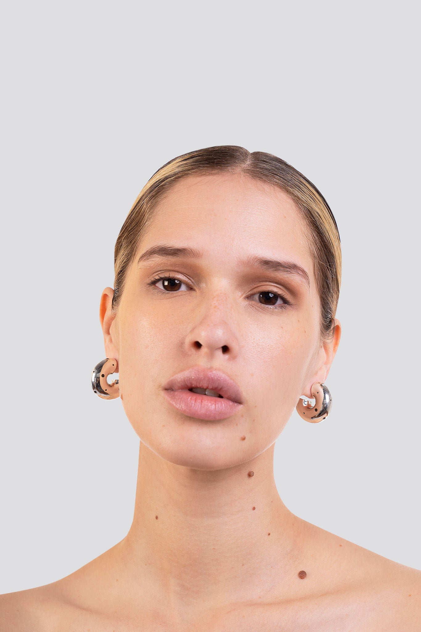 BOLD MEDIUM HOOPS SILVER