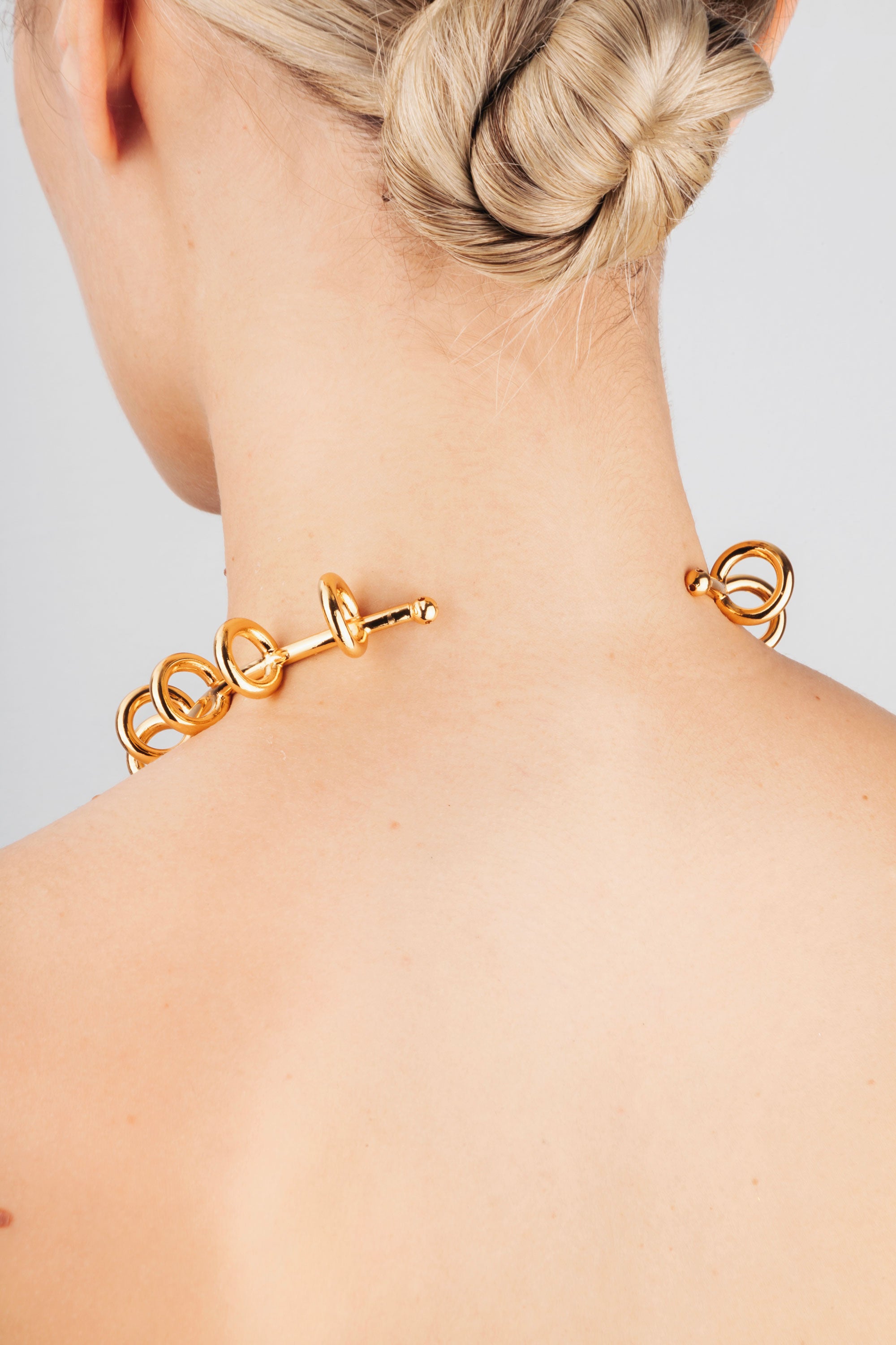AROS CHOKER