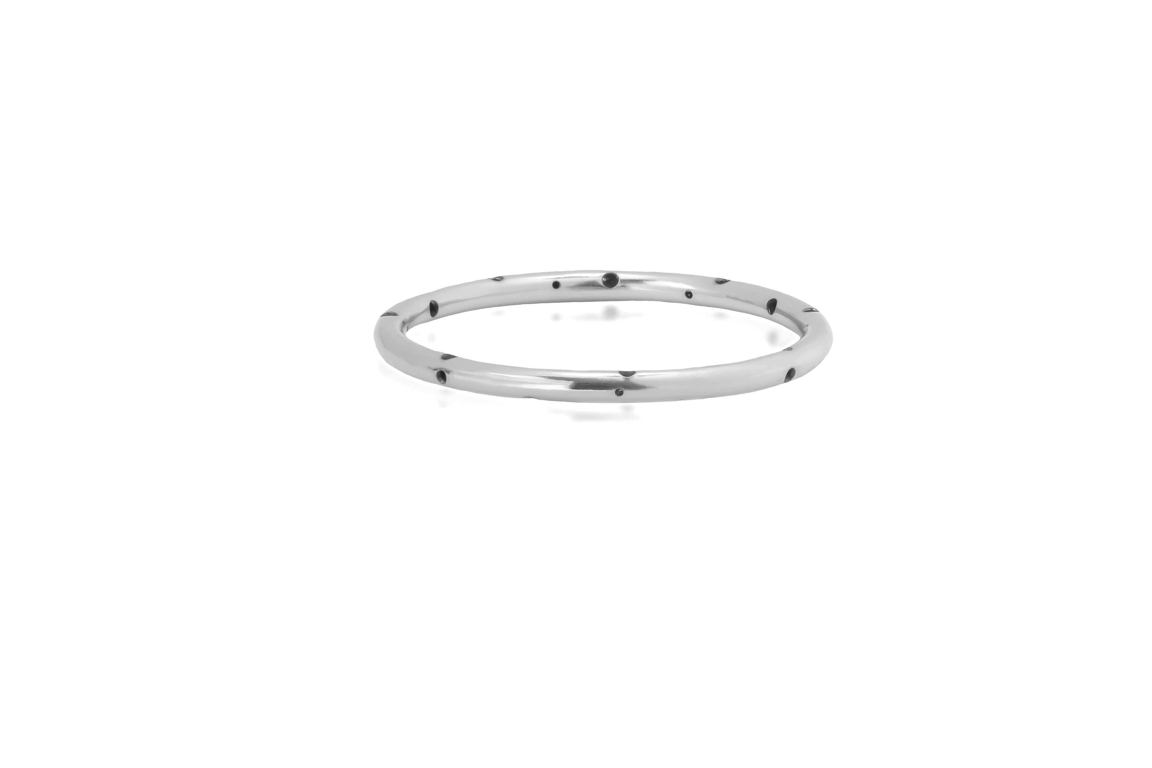 SMALL SINGLE BANGLE SILVER