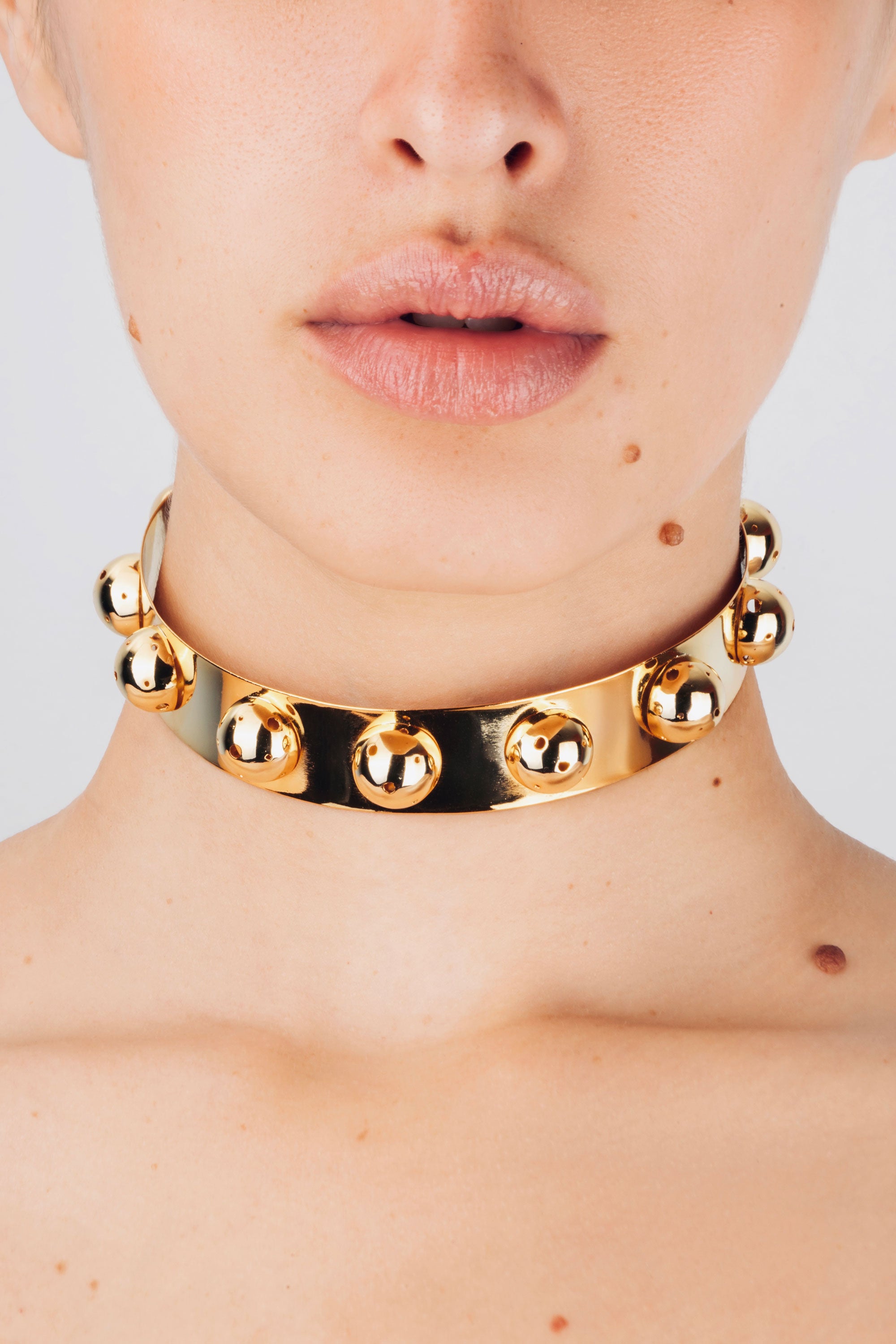 CHOKER WITH BUBBLES
